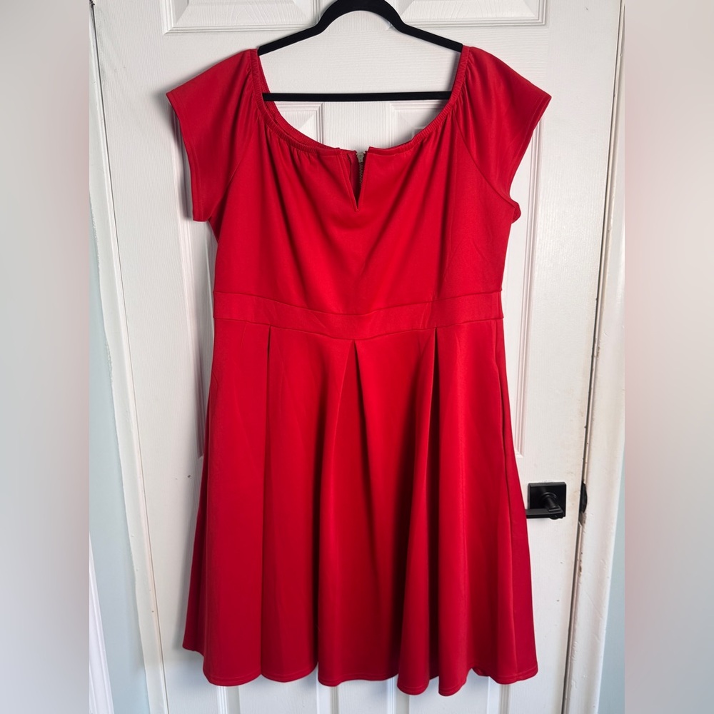 Chic Scarlet Midi Dress